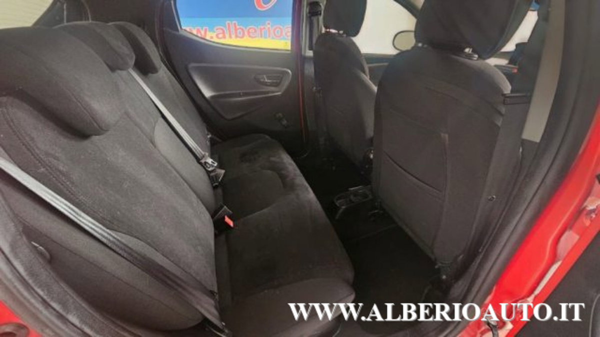 Lancia Ypsilon 1.2 69 CV 5 porte Gold (11)