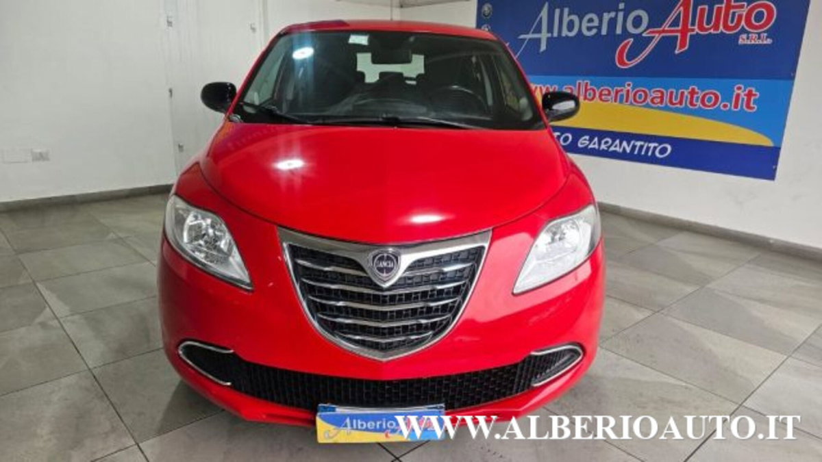 Lancia Ypsilon 1.2 69 CV 5 porte Gold (2)