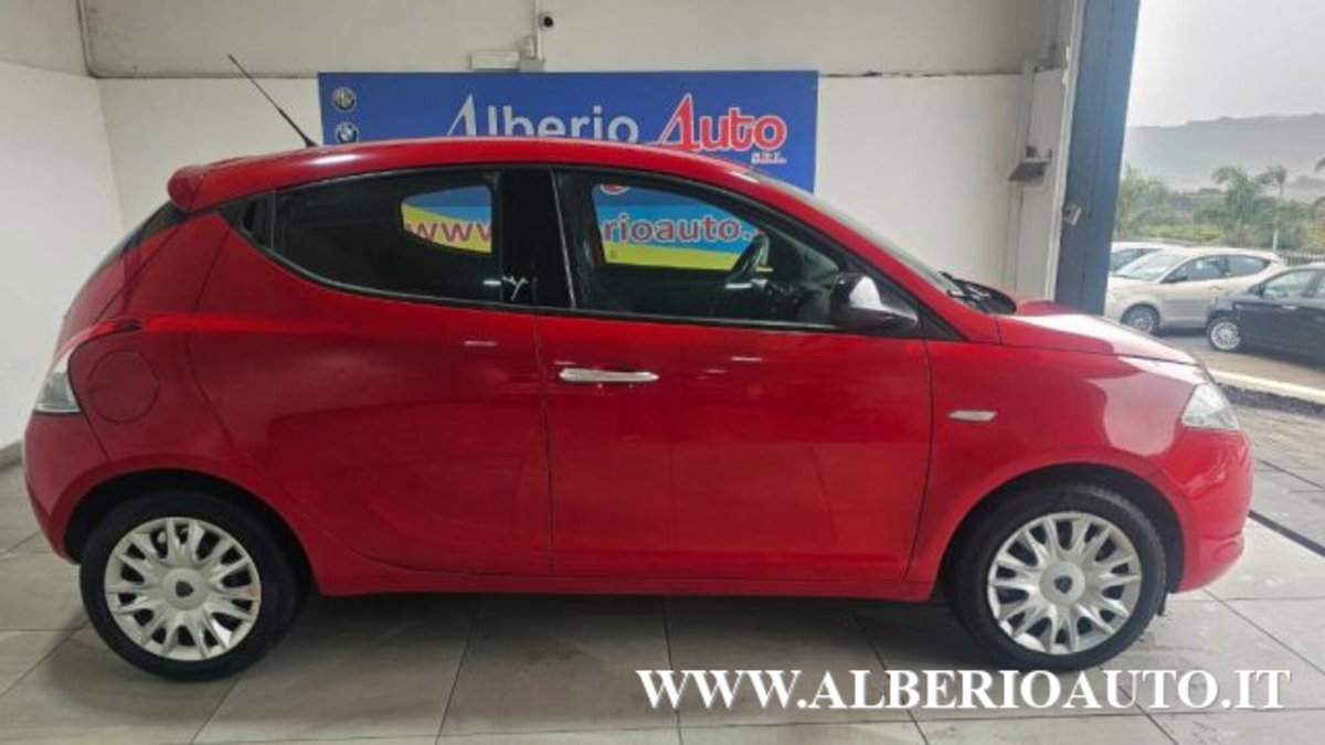 Lancia Ypsilon 1.2 69 CV 5 porte Gold (3)