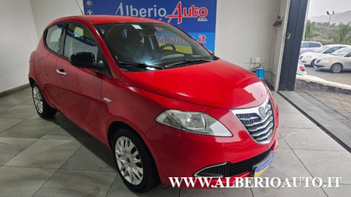 Lancia Ypsilon 1.2 69 CV 5 porte Gold (6)