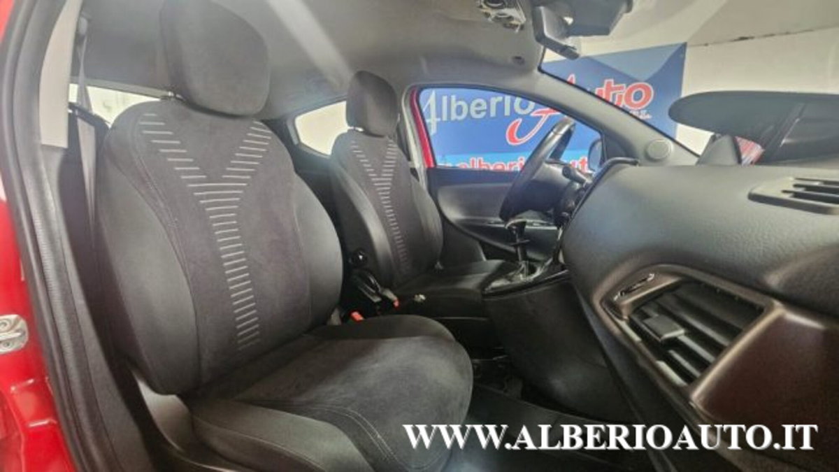 Lancia Ypsilon 1.2 69 CV 5 porte Gold (7)