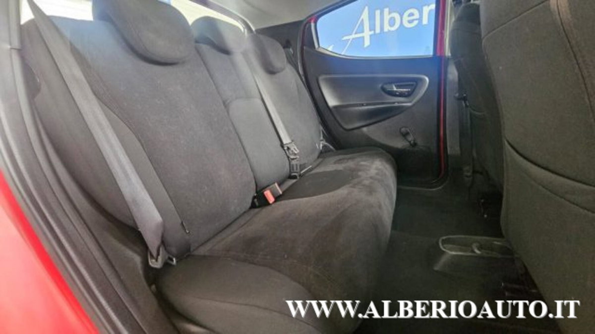 Lancia Ypsilon 1.2 69 CV 5 porte Gold (9)