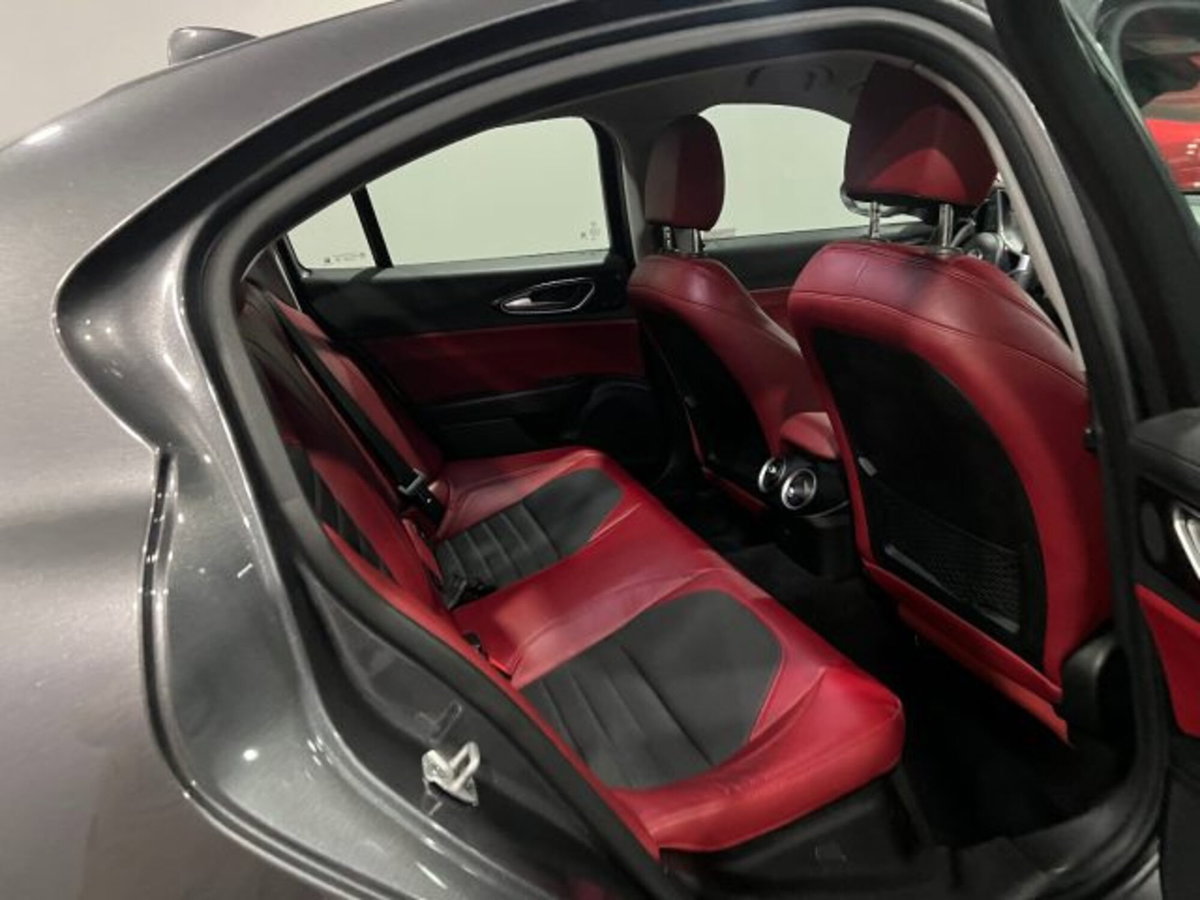 Alfa Romeo Giulia 2.2 Turbodiesel 180 CV AT8 Super (11)