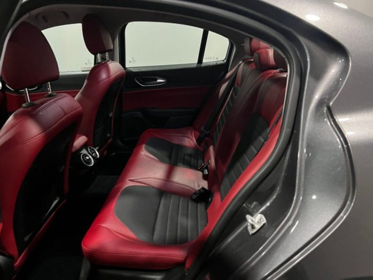 Alfa Romeo Giulia 2.2 Turbodiesel 180 CV AT8 Super (12)