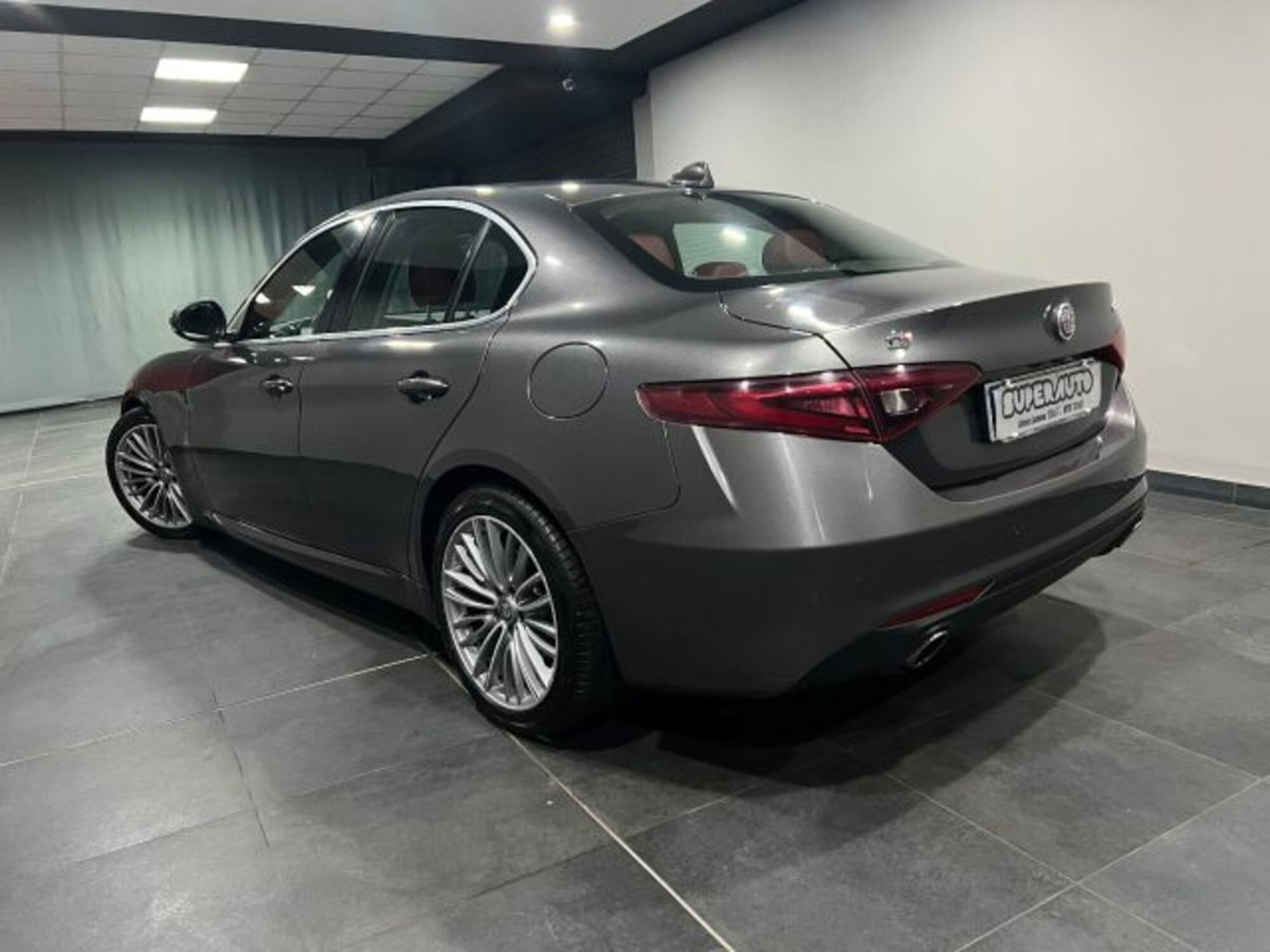 Alfa Romeo Giulia 2.2 Turbodiesel 180 CV AT8 Super (3)