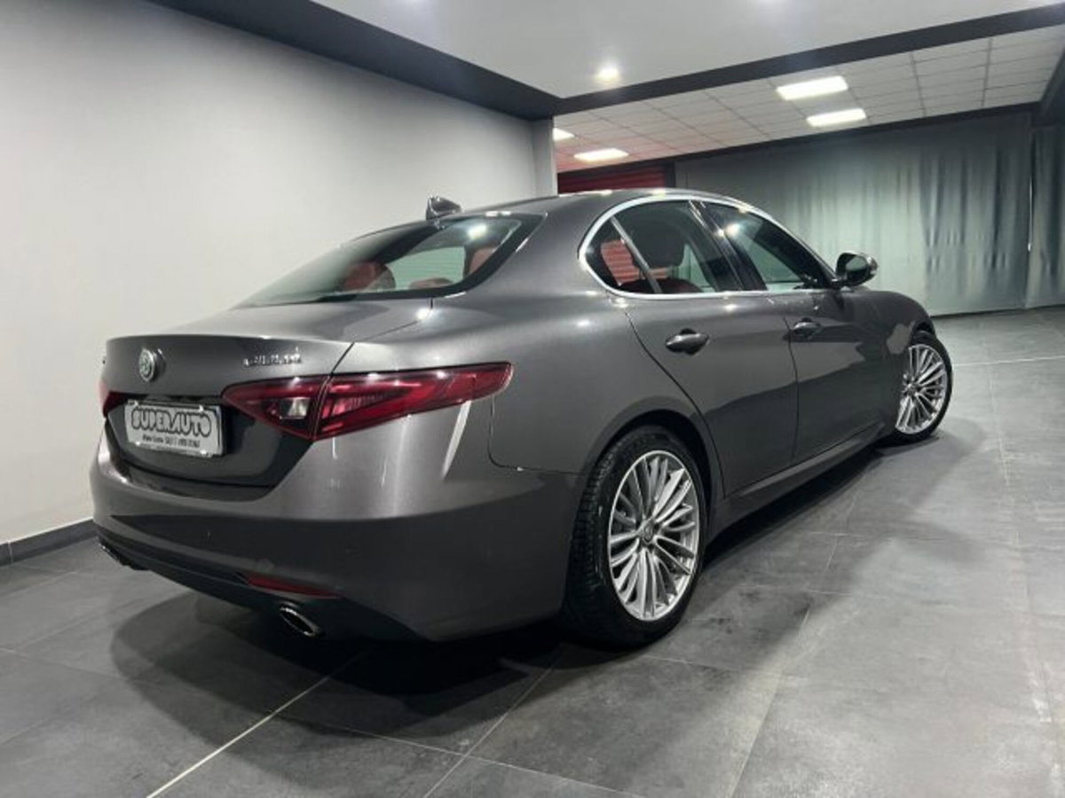 Alfa Romeo Giulia 2.2 Turbodiesel 180 CV AT8 Super (5)