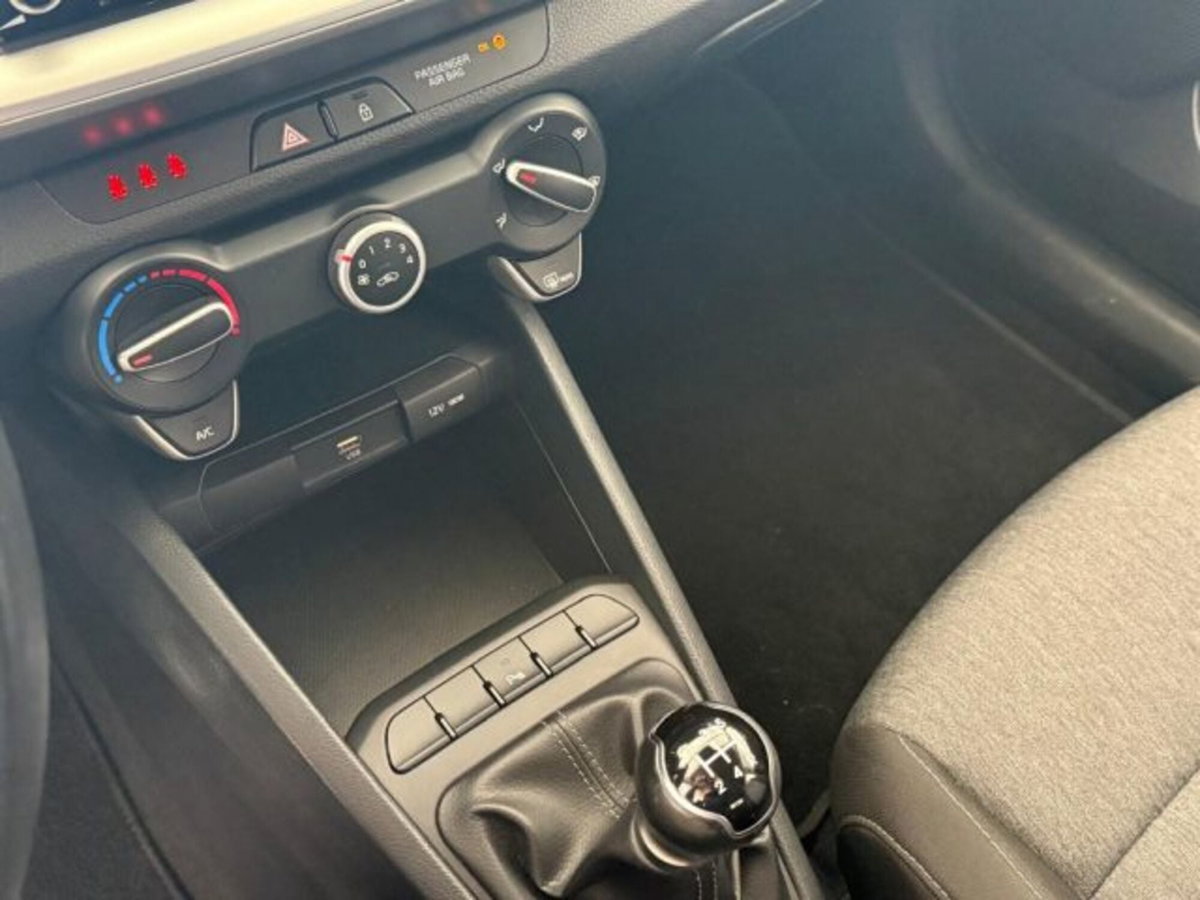 Kia Stonic 1.2 DPI Urban (10)
