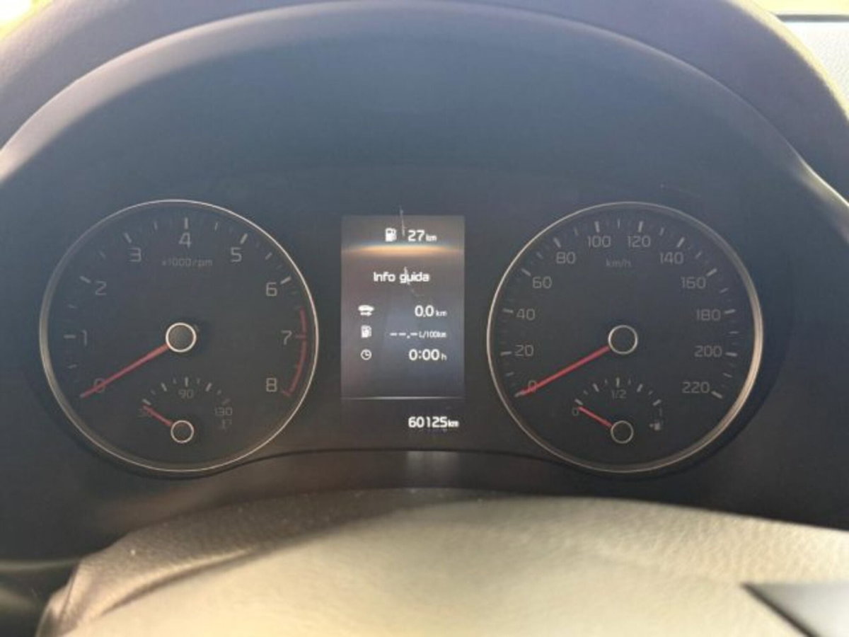 Kia Stonic 1.2 DPI Urban (15)
