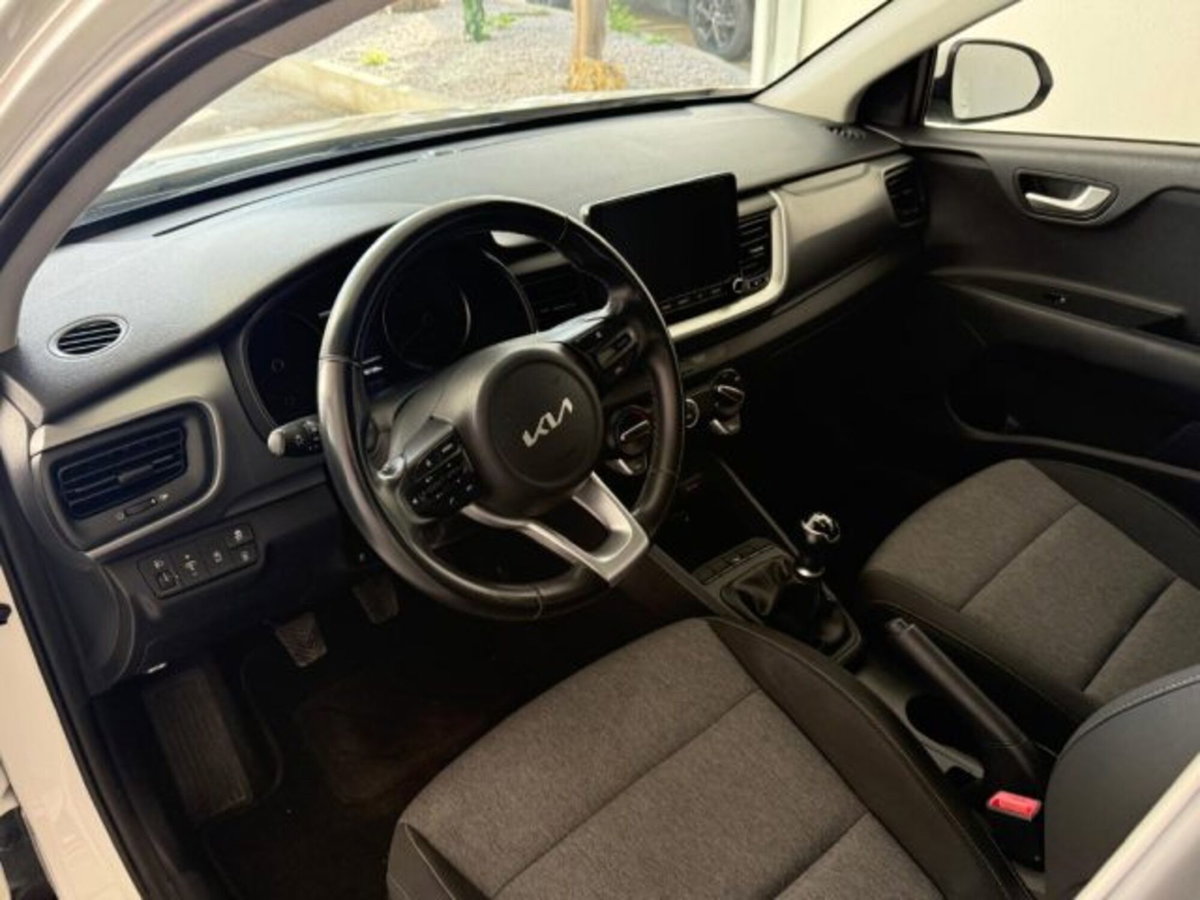 Kia Stonic 1.2 DPI Urban (16)