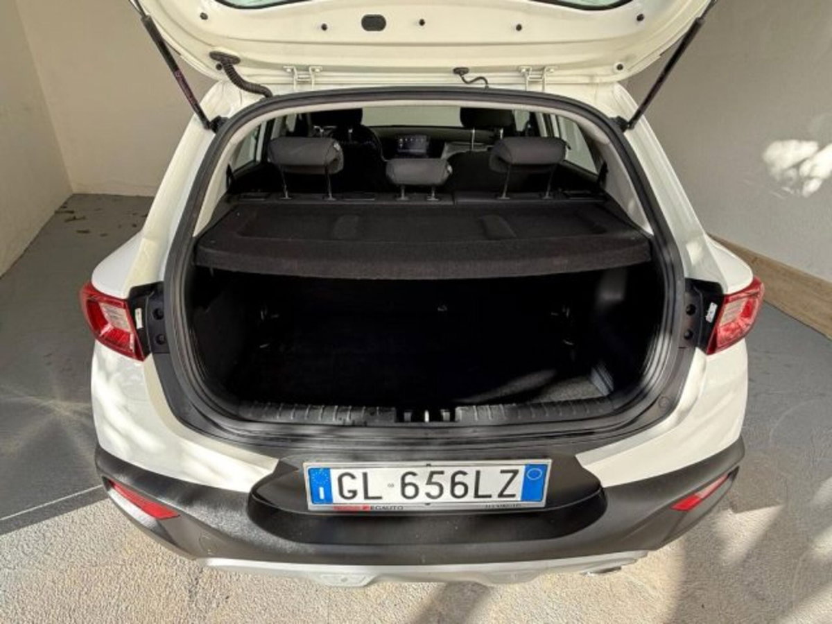 Kia Stonic 1.2 DPI Urban (2)
