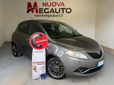 Lancia Ypsilon 1.2 69 CV 5 porte GPL Ecochic Silver usata