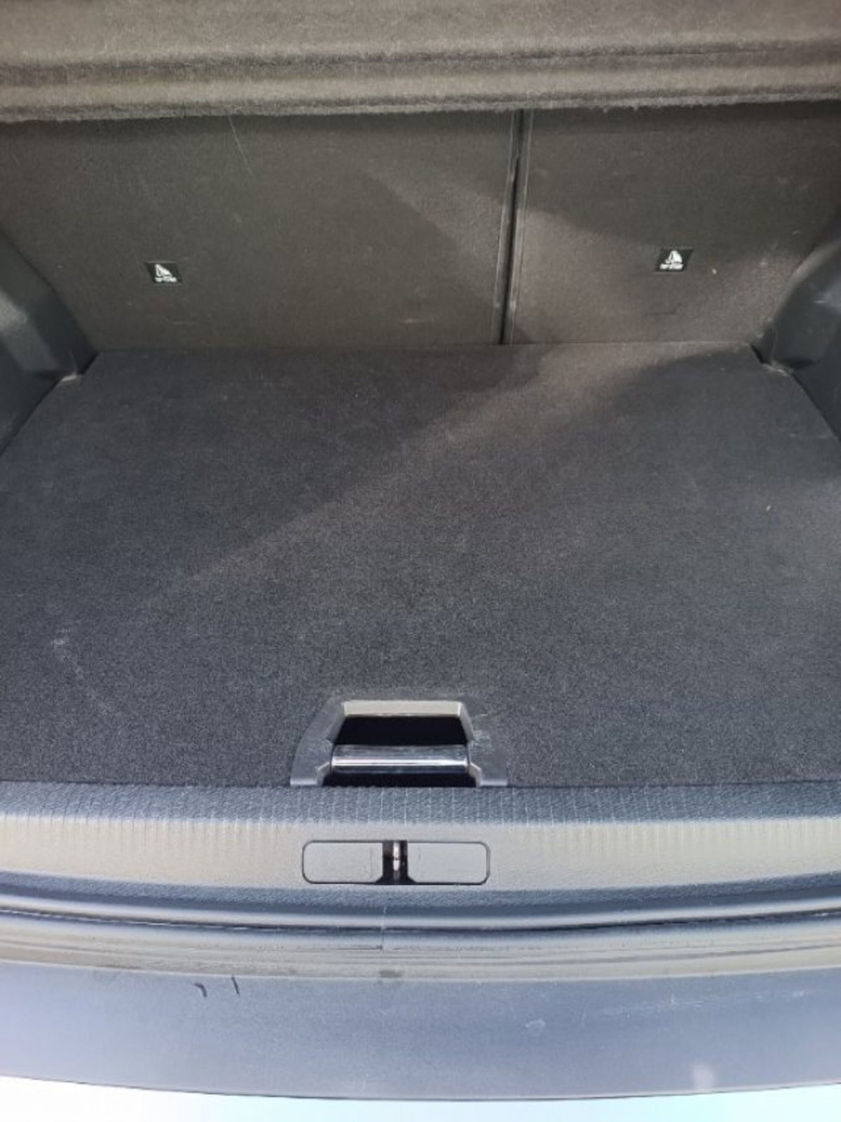 Peugeot 2008 BlueHDi 130 S&S EAT8 Allure Pack (10)
