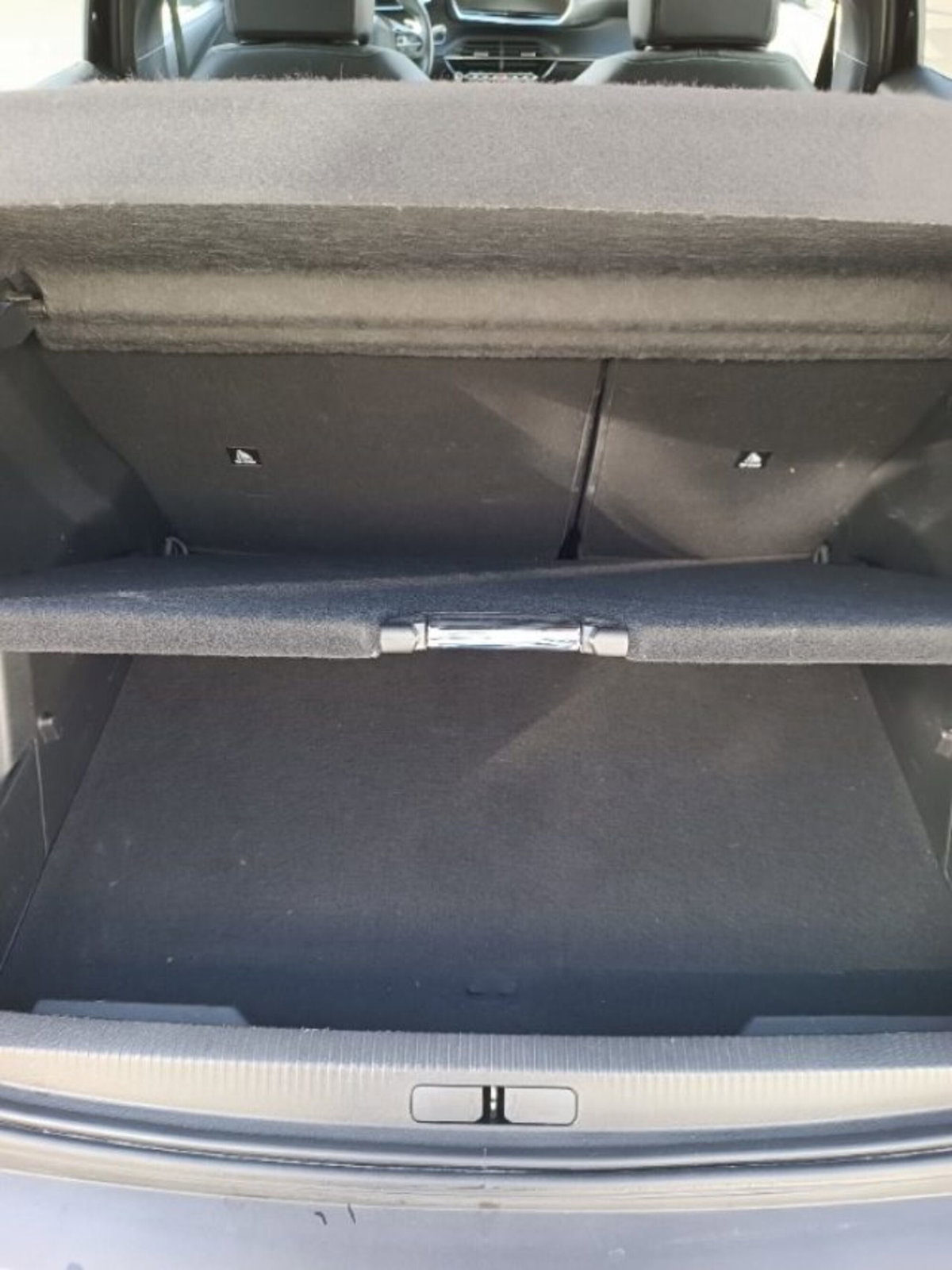 Peugeot 2008 BlueHDi 130 S&S EAT8 Allure Pack (11)