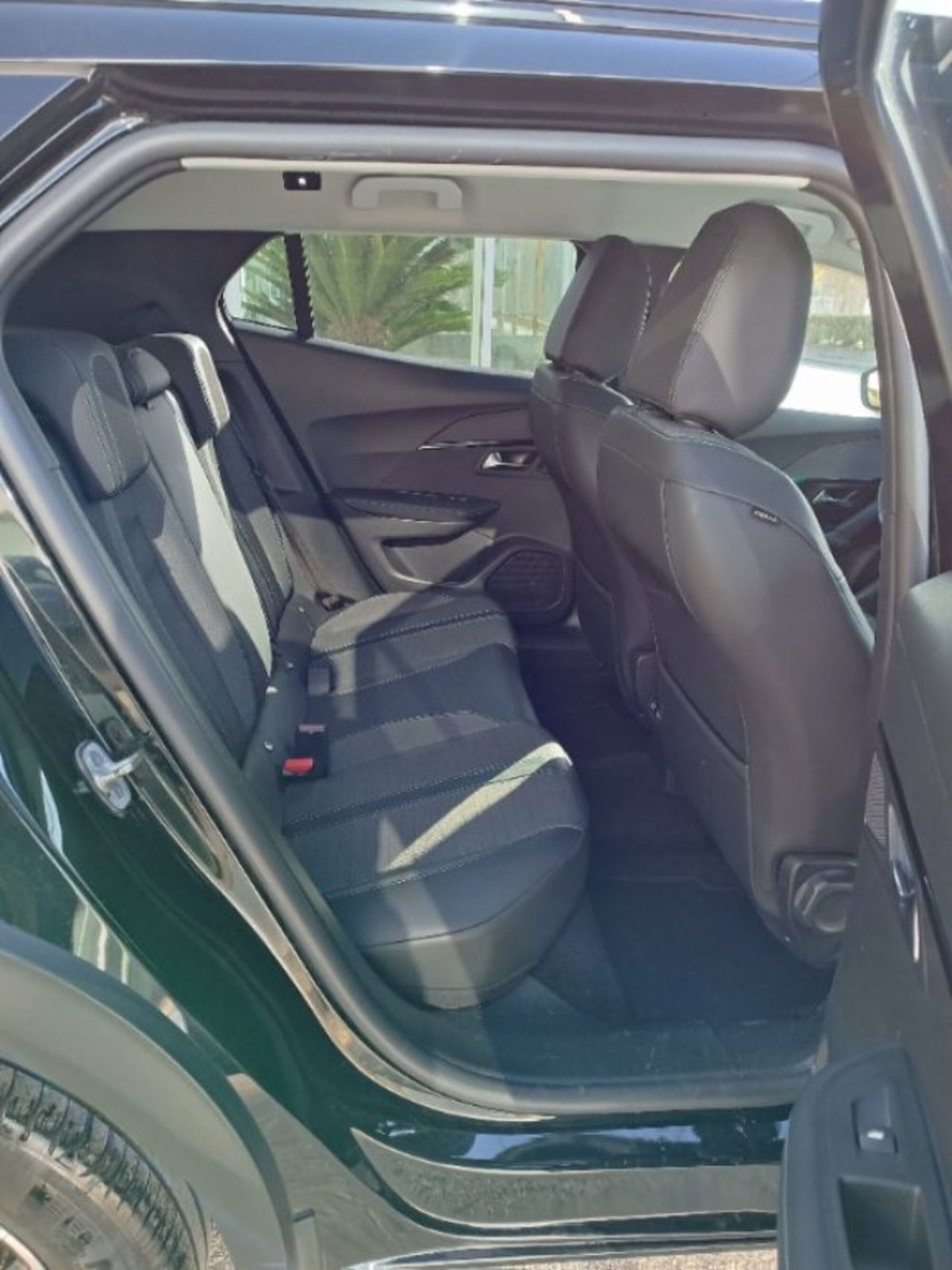 Peugeot 2008 BlueHDi 130 S&S EAT8 Allure Pack (18)