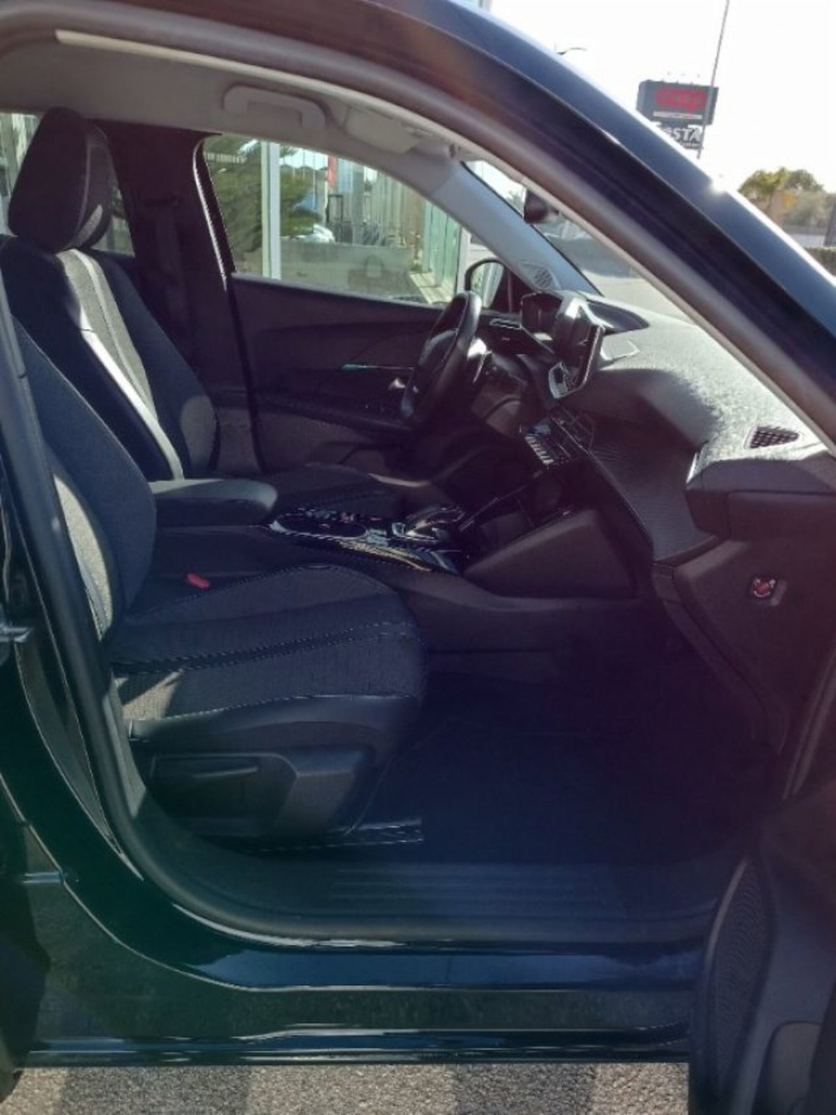 Peugeot 2008 BlueHDi 130 S&S EAT8 Allure Pack (19)