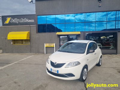 Lancia Ypsilon 1.2 69 CV 5 porte GPL Ecochic Silver usata