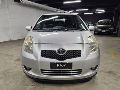 Toyota Yaris 1.3 3 porte (2)