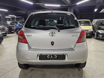 Toyota Yaris 1.3 3 porte (5)