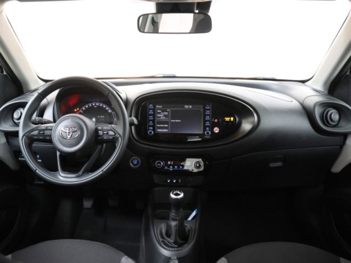 Toyota Aygo X 1.0 Lounge 72cv (13)