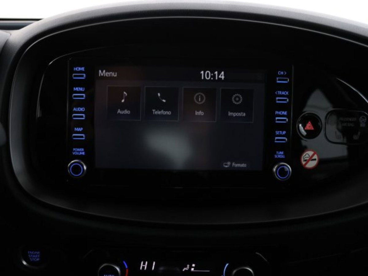 Toyota Aygo X 1.0 Lounge 72cv (16)