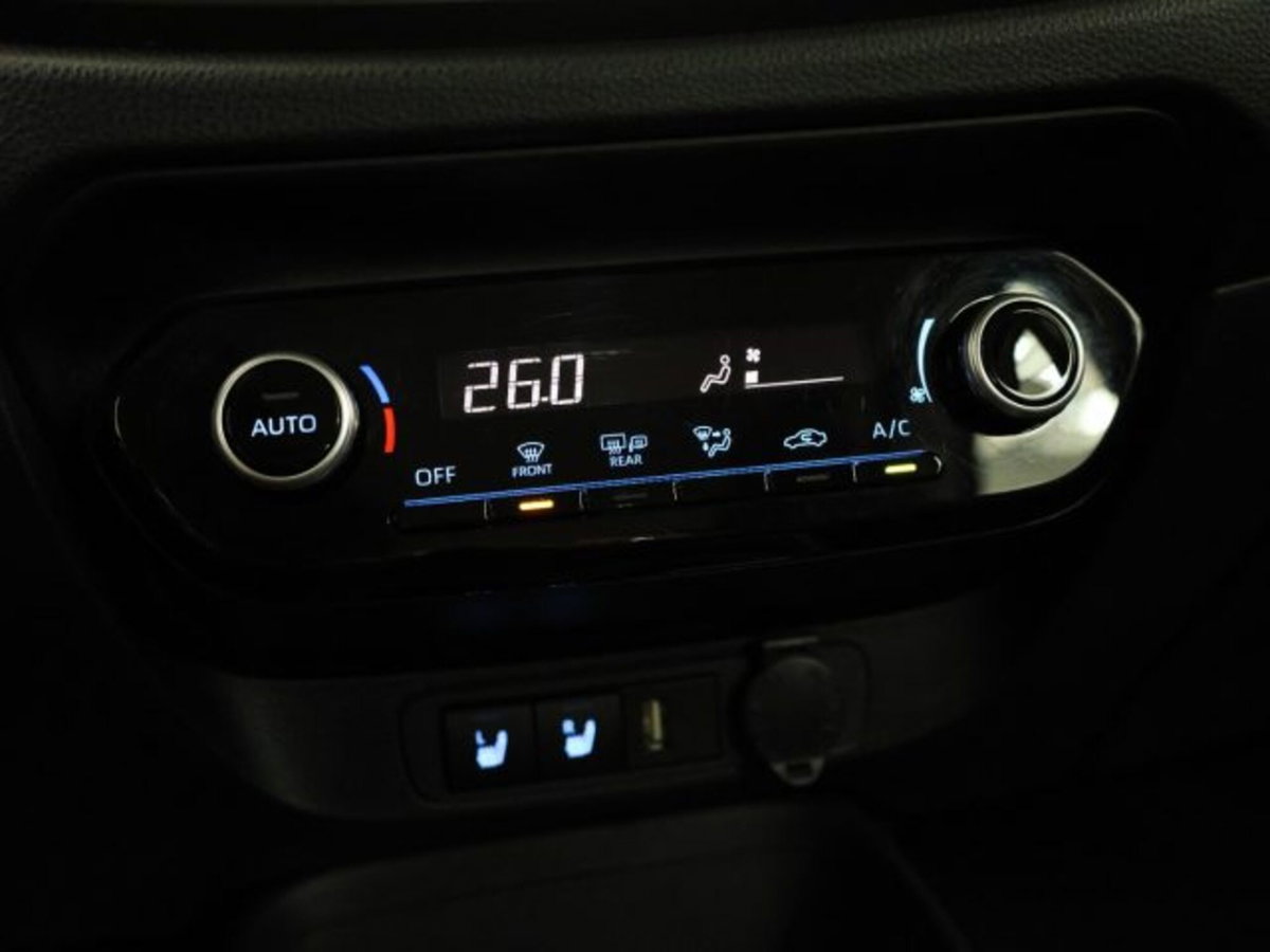 Toyota Aygo X 1.0 Lounge 72cv (19)