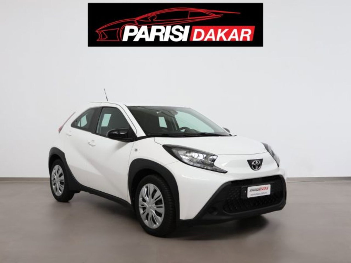 Toyota Aygo X 1.0 Lounge 72cv (2)