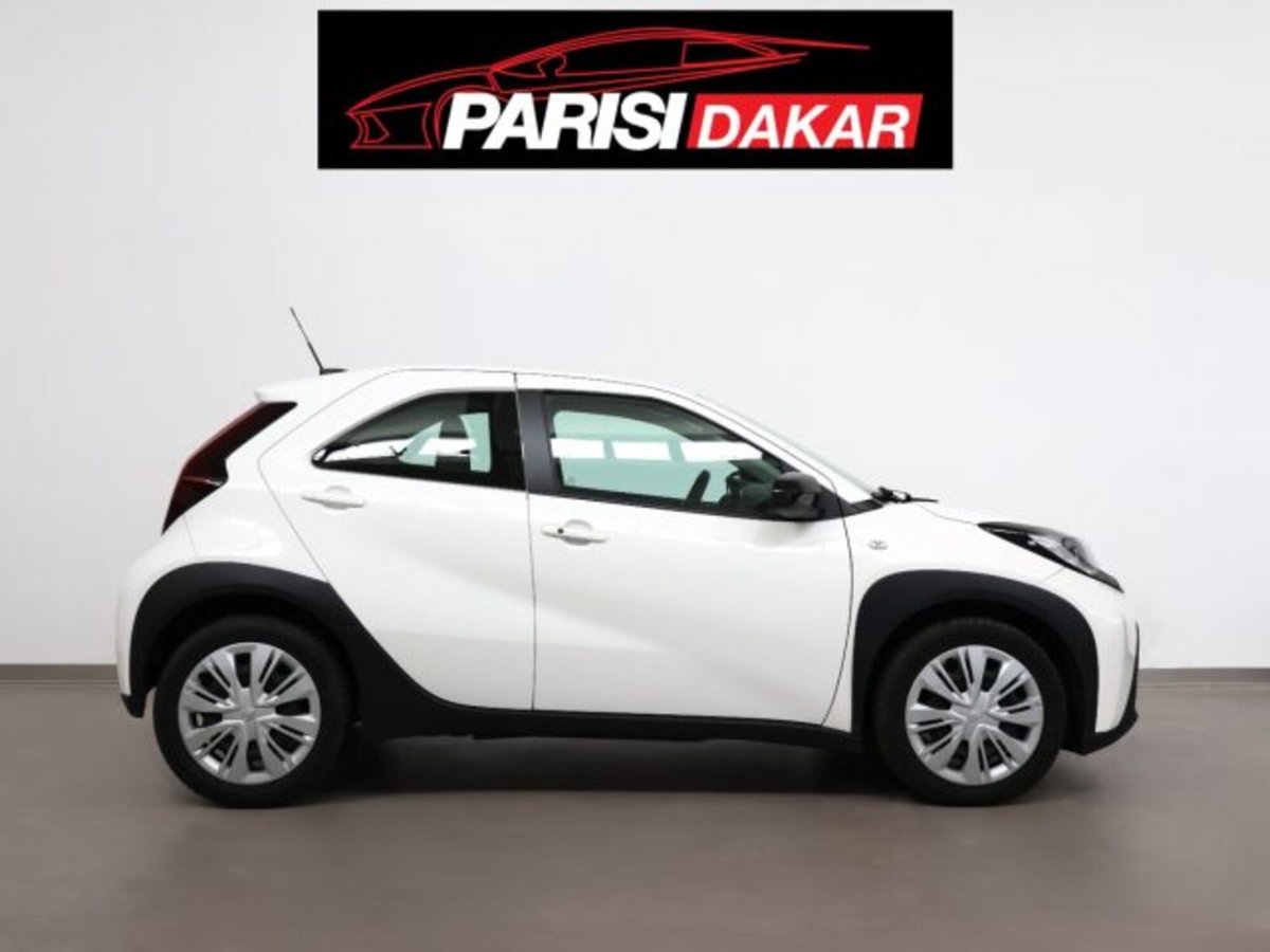 Toyota Aygo X 1.0 Lounge 72cv (6)