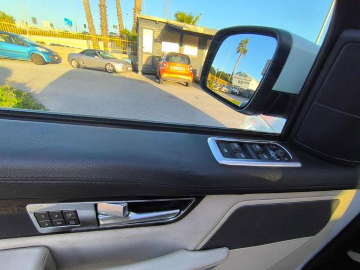 Land Rover Range Rover Sport 3.0 SDV6 Autobiography (17)