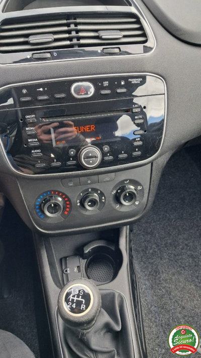 Fiat Punto 1.4 8V 5 porte Natural Power Street (5)