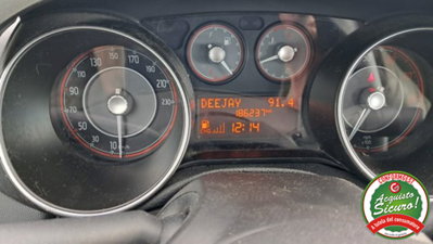 Fiat Punto 1.4 8V 5 porte Natural Power Street (6)