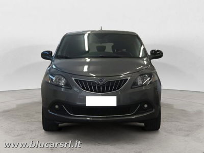Lancia Ypsilon 1.0 FireFly 5 porte S&S Hybrid Ecochic Silver usata