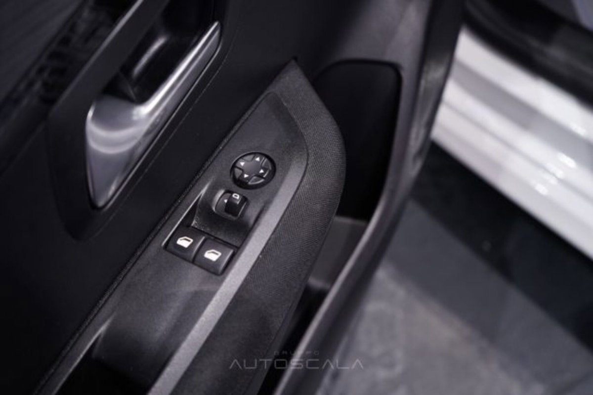 Peugeot 208 1.2 puretech Active s&s 75cv (10)