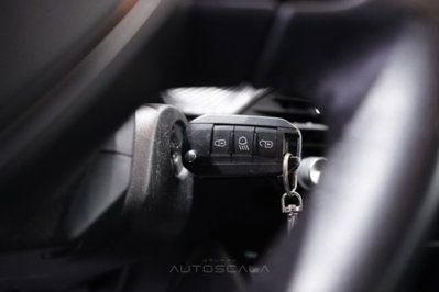 Peugeot 208 1.2 puretech Active s&s 75cv (15)