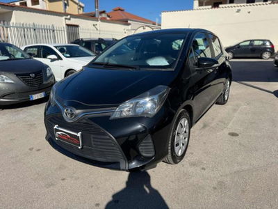 Toyota Yaris 1.0 5 porte Cool usata