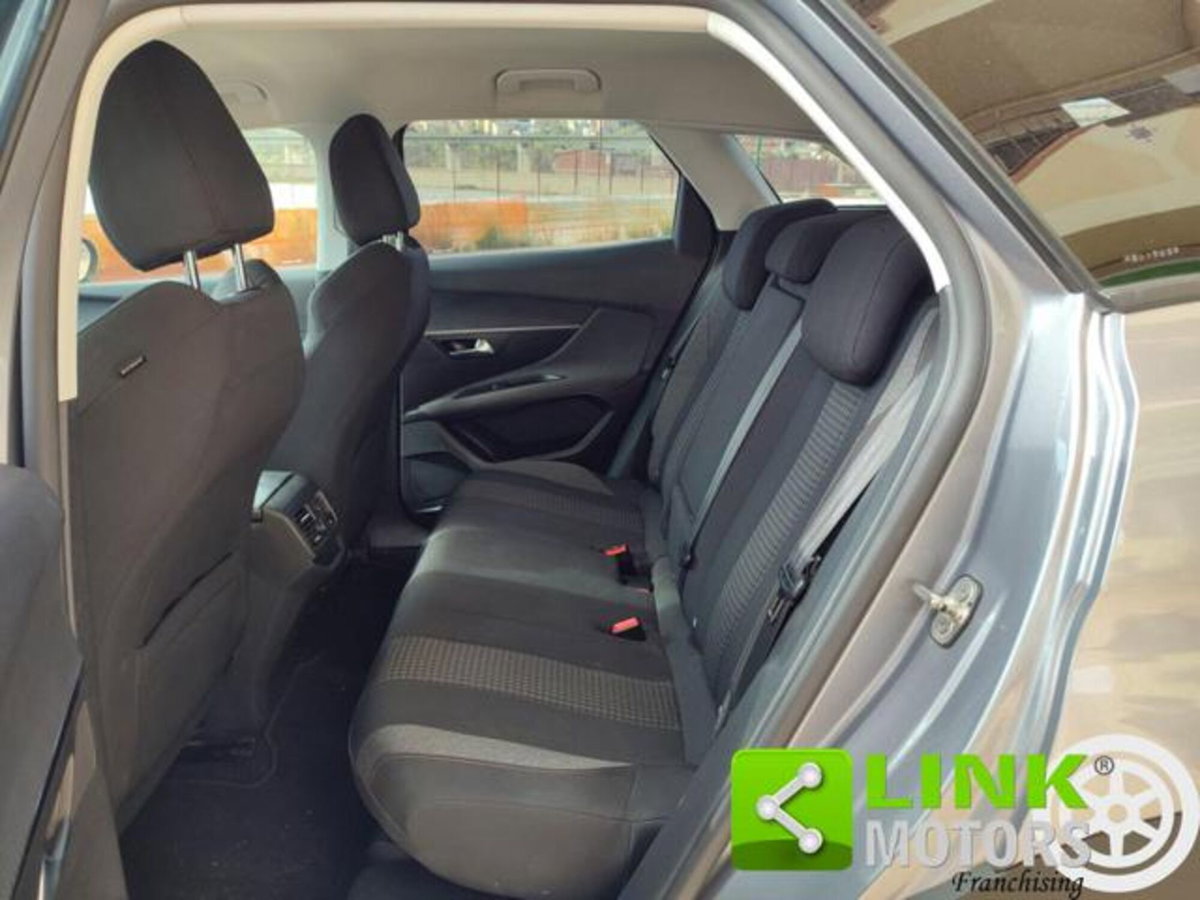 Peugeot 3008 BlueHDi 120 EAT6 S&S Allure (17)