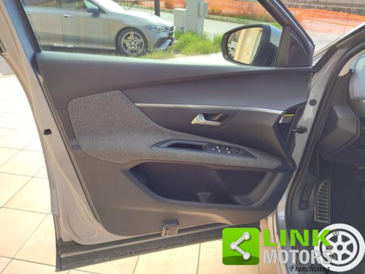 Peugeot 3008 BlueHDi 120 EAT6 S&S Allure (19)