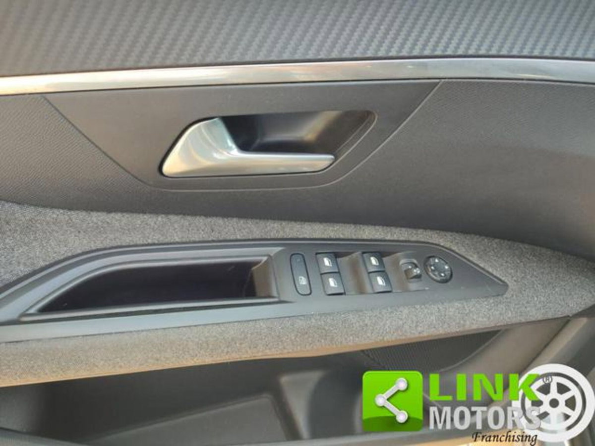 Peugeot 3008 BlueHDi 120 EAT6 S&S Allure (20)