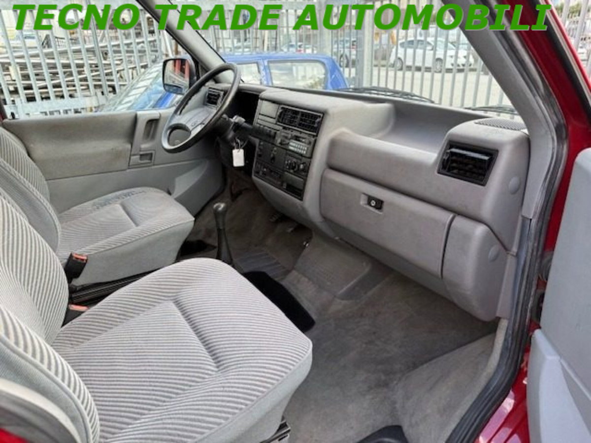 Volkswagen Veicoli Commerciali Transporter Furgone 2.5 cat aut. Caravelle GL (9)