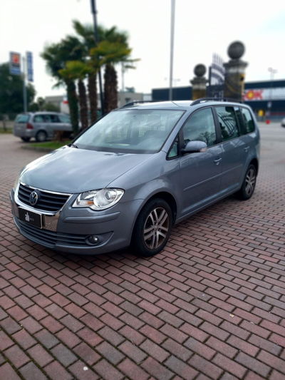 Volkswagen Touran TDI DPF Highline usata