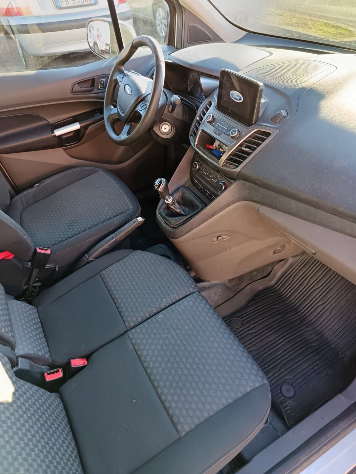 Ford Tourneo Connect Tourneo  1.5 EcoBlue 120 CV Titanium (10)