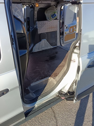 Ford Tourneo Connect Tourneo  1.5 EcoBlue 120 CV Titanium (14)