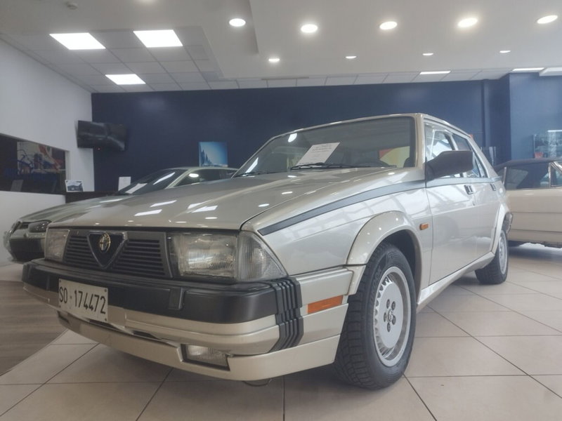 Alfa Romeo 75 3.0i V6 America
