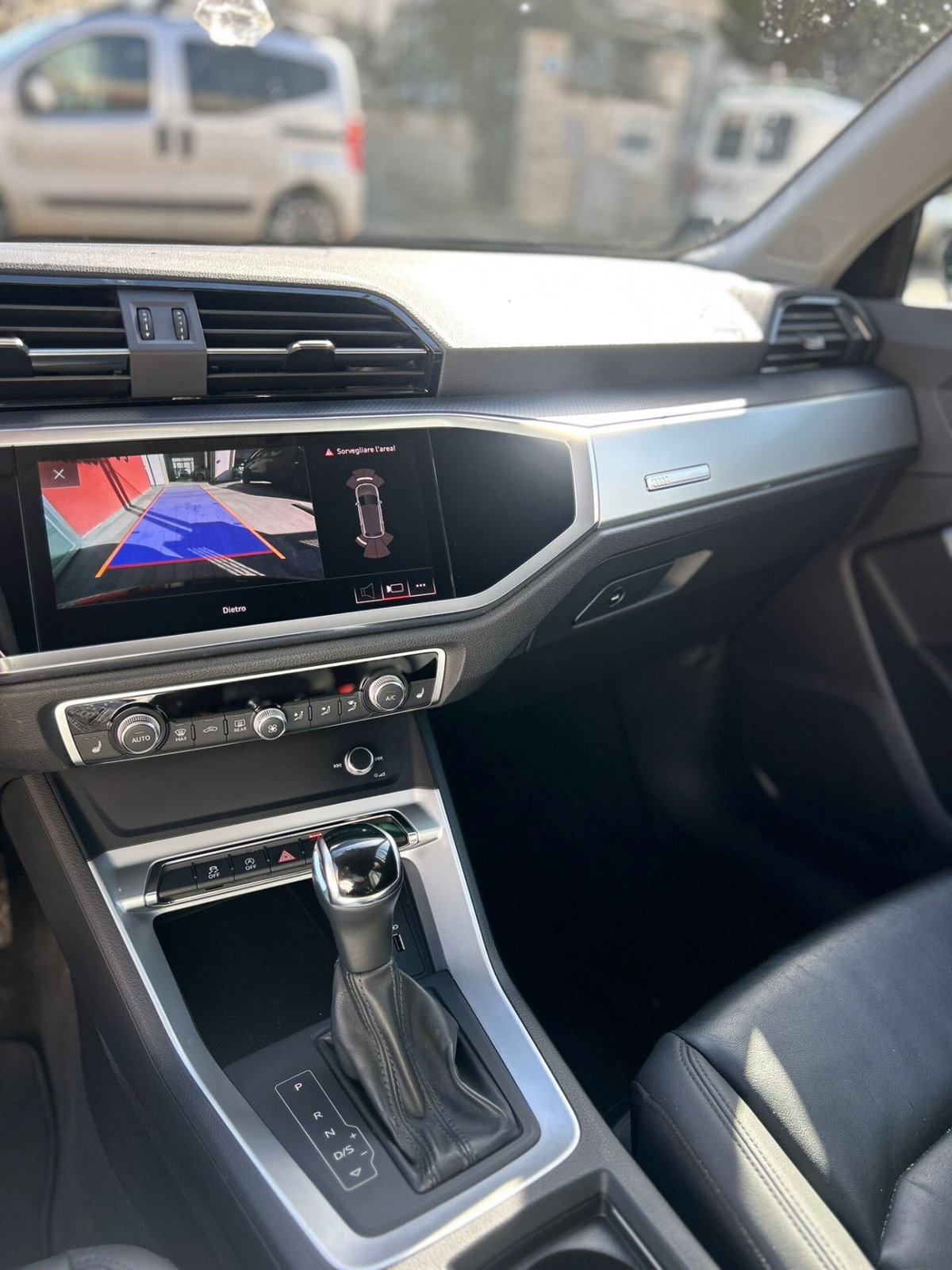 Audi Q3 35 TDI quattro S tronic Business Advanced (11)
