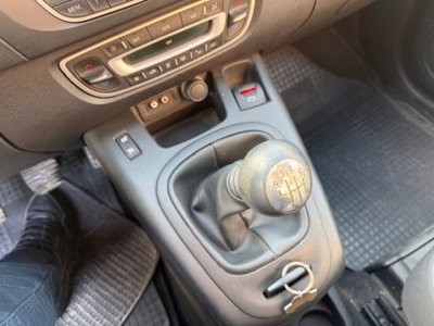 Renault Scenic E-Tech Electric 1.5 dCi/105CV Dynamique (15)