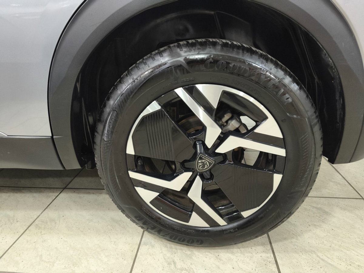 Peugeot 2008 BlueHDi 130 S&S EAT8 Allure Pack (10)
