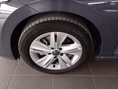 Volkswagen Golf 1.0 TSI EVO Life (13)