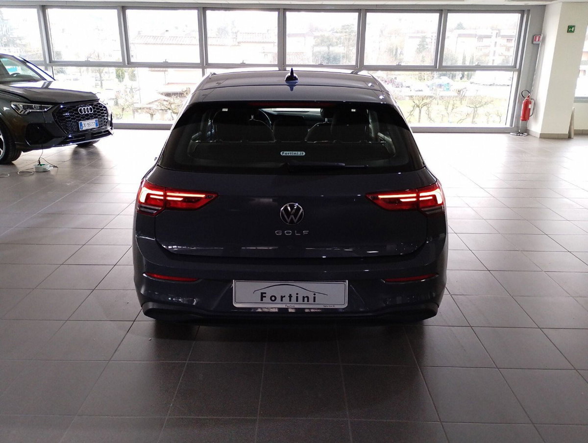 Volkswagen Golf 1.0 TSI EVO Life (5)