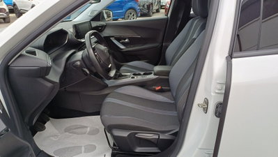 Peugeot 2008 PureTech 100 S&S Allure Pack (10)