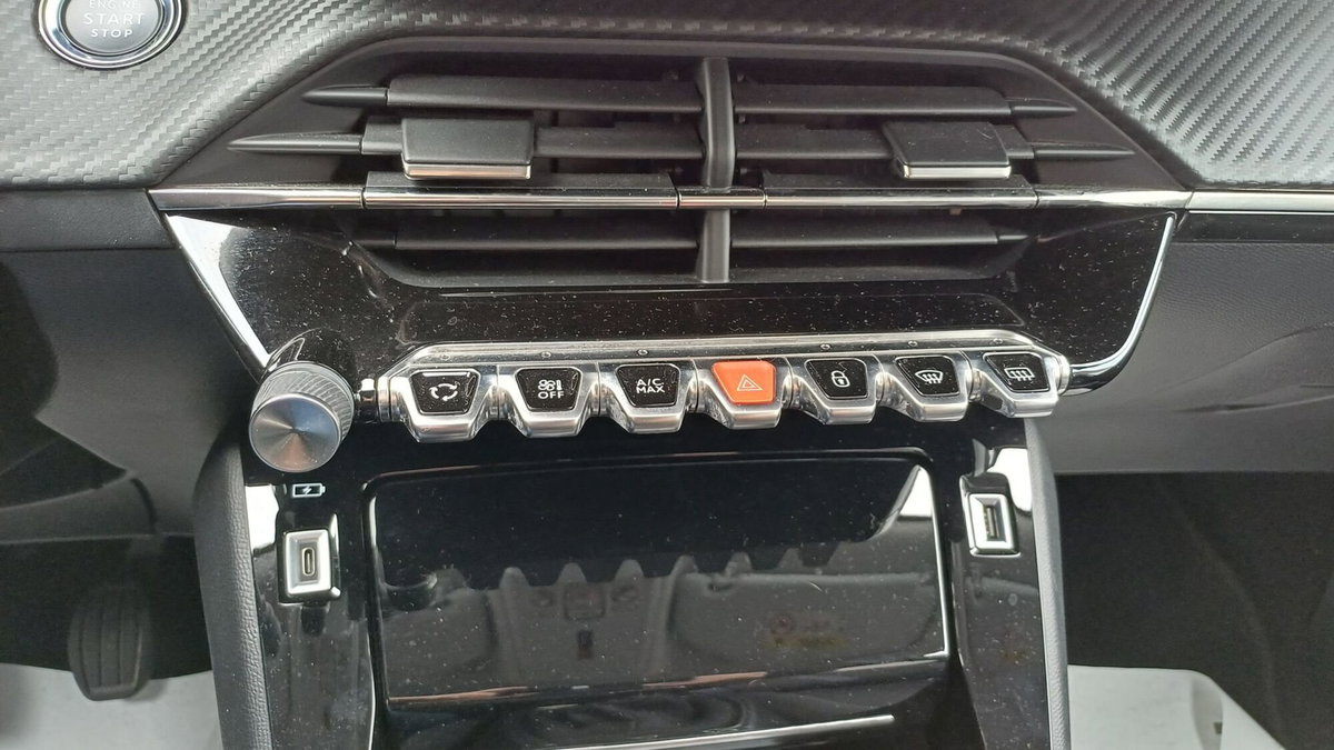 Peugeot 2008 PureTech 100 S&S Allure Pack (14)
