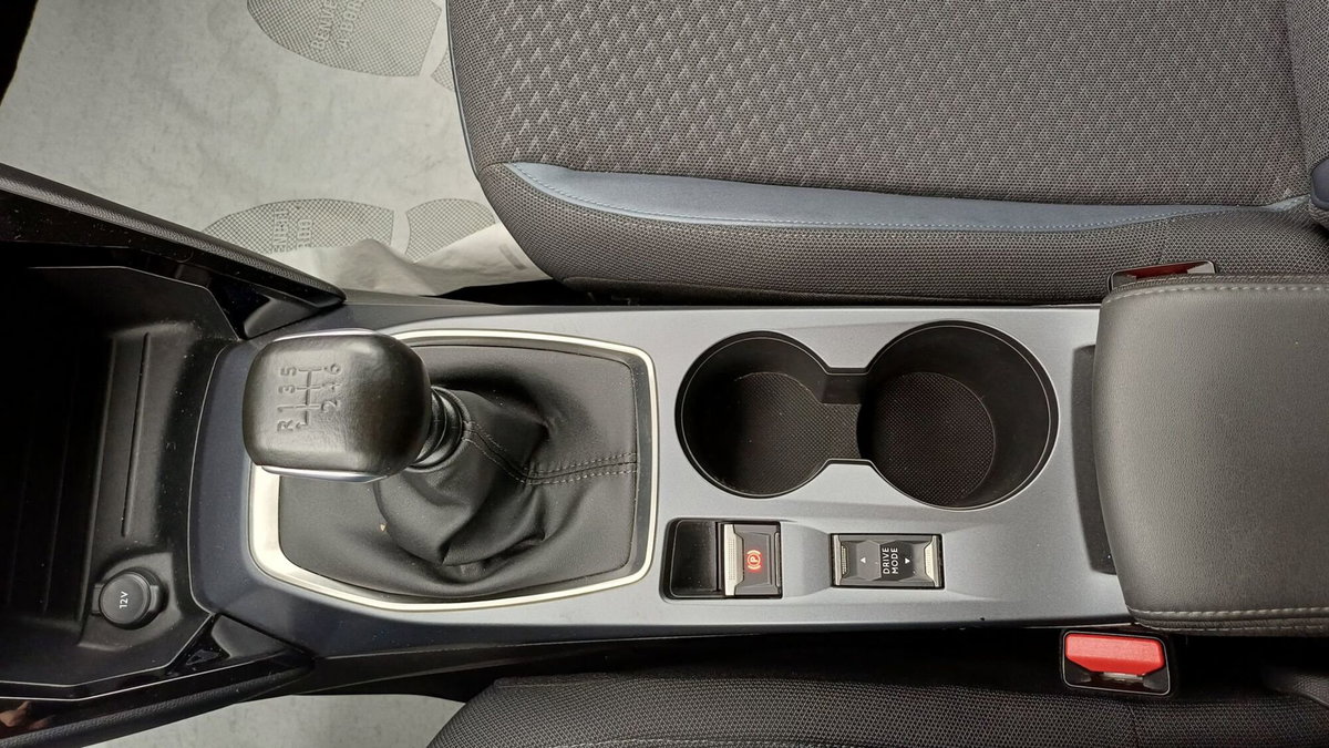 Peugeot 2008 PureTech 100 S&S Allure Pack (17)